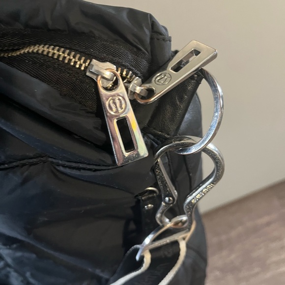 Lululemon Fast in Flight Bag - Picture 3 of 5